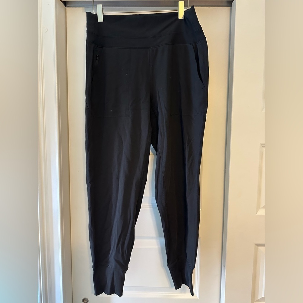 Athleta Venice High Rise Jogger Women’s M Black Activewear Athleisure Gym Train